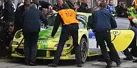 Manthey Porsche beim Boxenstopp