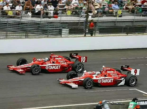 Dan Wheldon vor Scott Dixon Titel-Bild zur News: Dan Wheldon vor Scott Dixon
