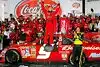 Bild zum Inhalt: Kahne triumphiert beim Coca-Cola 600