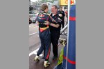 Sebastian Vettel und Giorgio Ascanelli (Technischer Direktor) (Toro Rosso) 