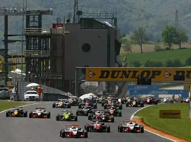 Start Formel-3-Euroserie Mugello Titel-Bild zur News: Start Formel-3-Euroserie Mugello