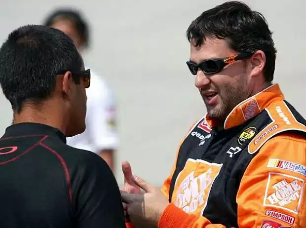 Juan Pablo Montoya Tony Stewart Titel-Bild zur News: Juan Pablo Montoya Tony Stewart