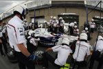 BMW Sauber F1 Team beim Üben von Boxenstopps