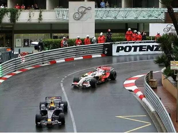 Mark Webber vor Adrian Sutil Titel-Bild zur News: Mark Webber vor Adrian Sutil
