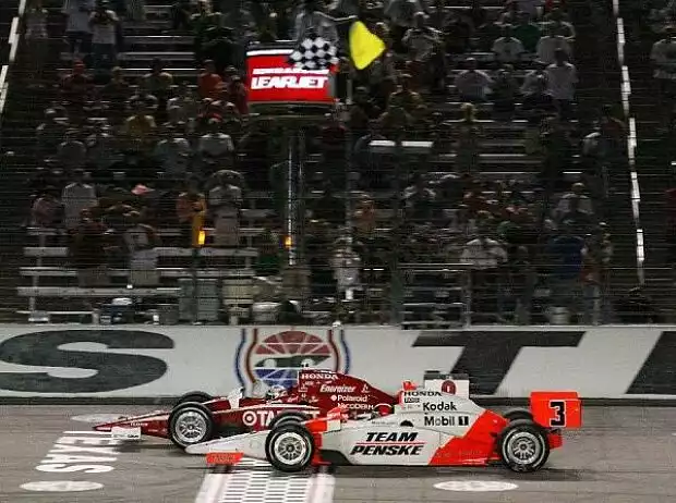 Scott Dixon Helio Castroneves Titel-Bild zur News: Scott Dixon Helio Castroneves