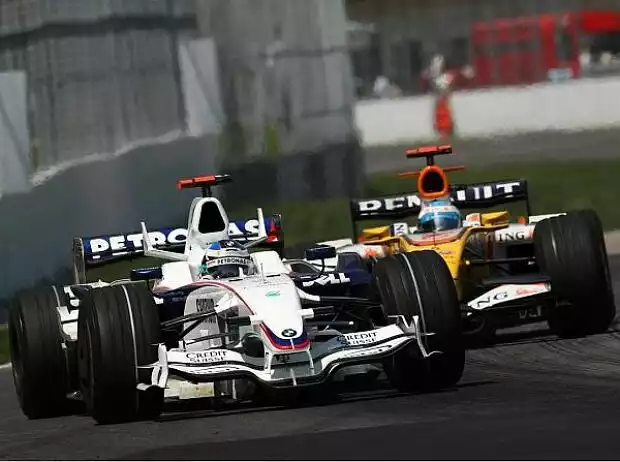 Nick Heidfeld vor Fernando Alonso Titel-Bild zur News: Nick Heidfeld vor Fernando Alonso
