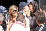 Küsschen von Karen Minier für David Coulthard (Red Bull) 
