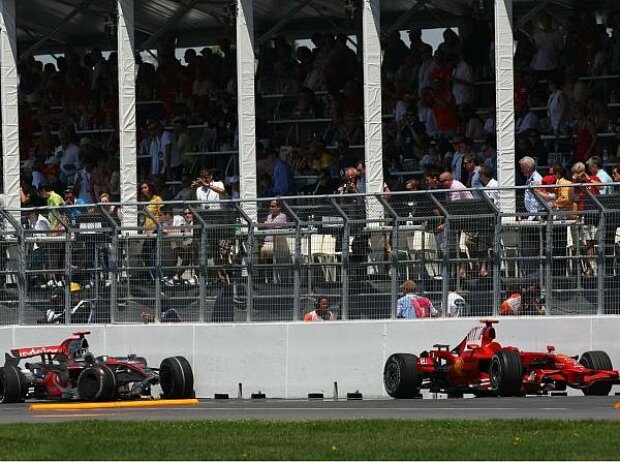 Wracks von Lewis Hamilton und Kimi Räikkönen Wracks von Lewis Hamilton und Kimi Räikkönen