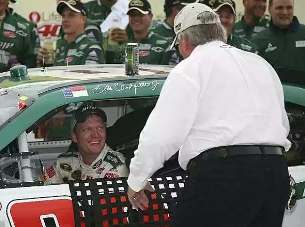 Dale Earnhardt Jr. Rick Hendrick Titel-Bild zur News: Dale Earnhardt Jr. Rick Hendrick
