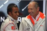 Lewis Hamilton und Ron Dennis (Teamchef) (McLaren-Mercedes) 