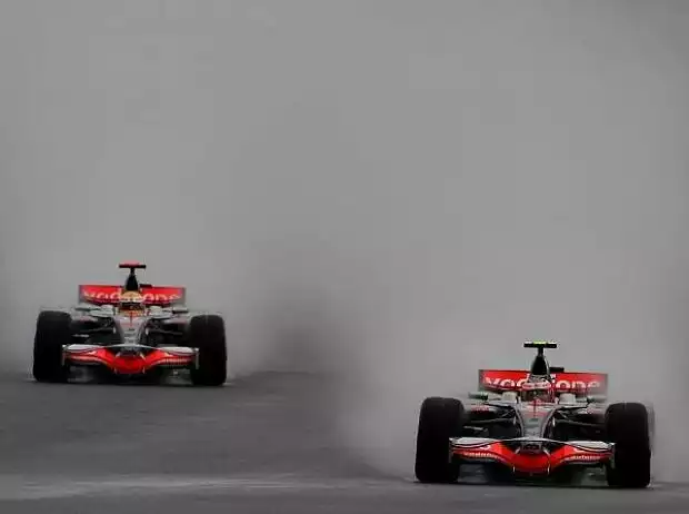 Heikki Kovalainen vor Lewis Hamilton Titel-Bild zur News: Heikki Kovalainen vor Lewis Hamilton