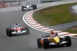Nelson Piquet Jr. (Renault) vor Jarno Trulli (Toyota) 