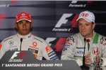 Lewis Hamilton (McLaren-Mercedes) und Rubens Barrichello (Honda F1 Team) 