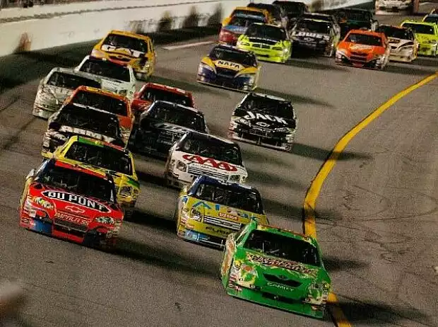 Titel-Bild zur News: Jeff Gordon Kyle Busch