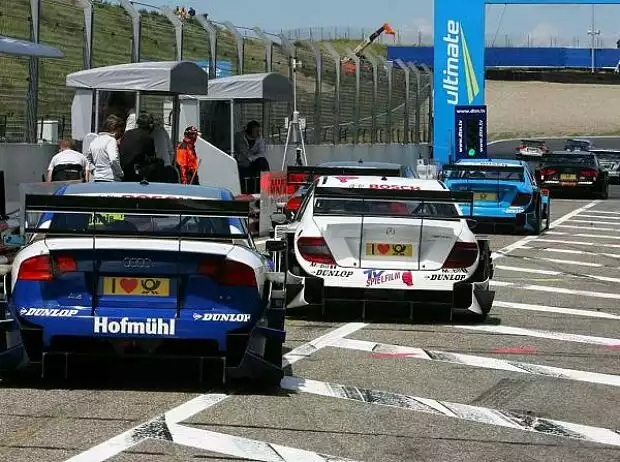 Boxengasse in Zandvoort Titel-Bild zur News: Boxengasse in Zandvoort