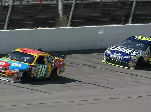 Kyle Busch, Jimmie Johnson Titel-Bild zur News: Kyle Busch, Jimmie Johnson