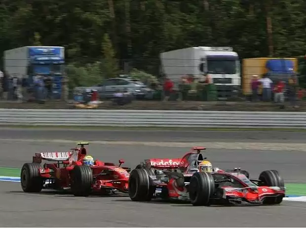 Felipe Massa und Lewis Hamilton Titel-Bild zur News: Felipe Massa und Lewis Hamilton
