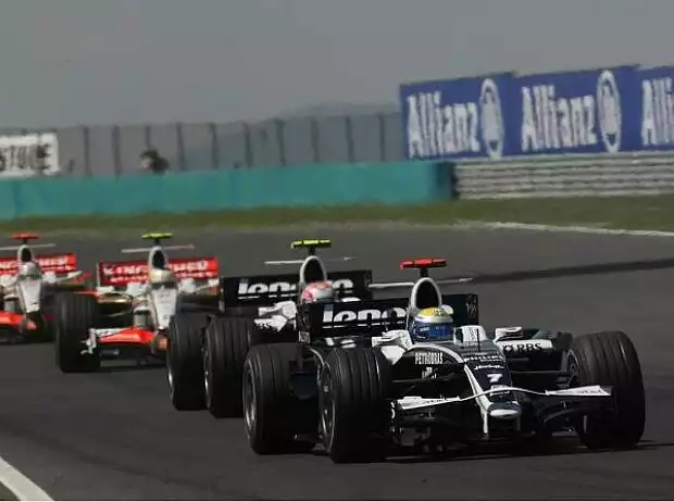 Titel-Bild zur News: Nico Rosberg vor Kazuki Nakajima