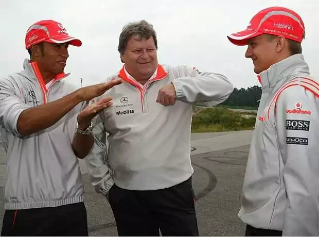 Norbert Haug (Mercedes-Motorsportchef) Titel-Bild zur News: Norbert Haug (Mercedes-Motorsportchef)