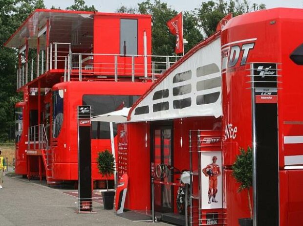 Titel-Bild zur News: Ducati-Hospitality