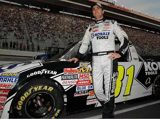 Jimmie Johnson Trucks Bristol Titel-Bild zur News: Jimmie Johnson Trucks Bristol