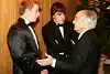 Bild zum Inhalt: Ecclestone: McLaren-Mercedes hat sich in Lewis verliebt
