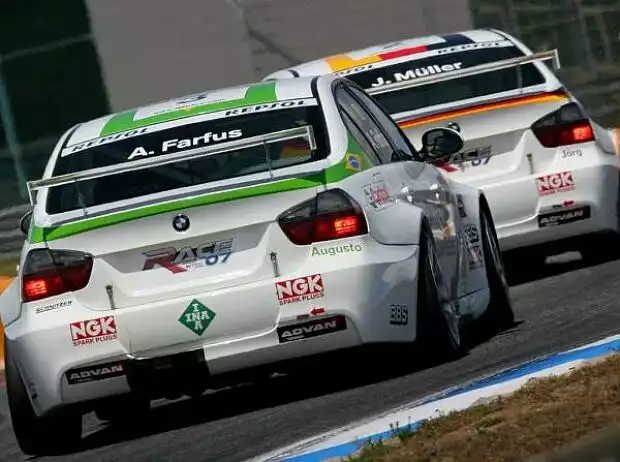 Augusto Farfus hinter Jörg Müller Titel-Bild zur News: Augusto Farfus hinter Jörg Müller