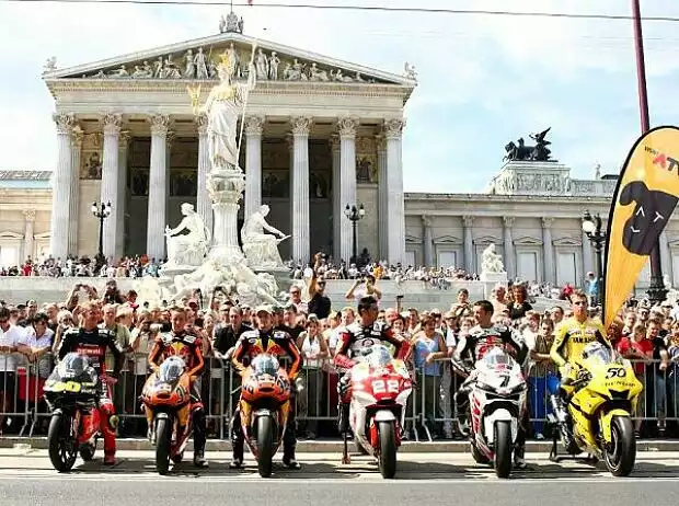 MotoGP meets Vienna Titel-Bild zur News: MotoGP meets Vienna