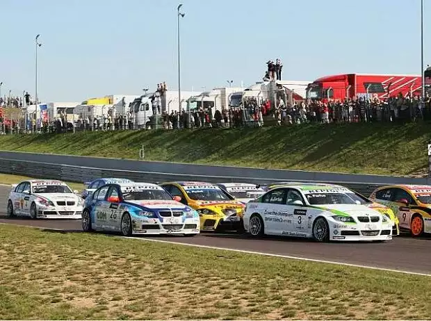 Titel-Bild zur News: Erstrundenduelle in Oschersleben