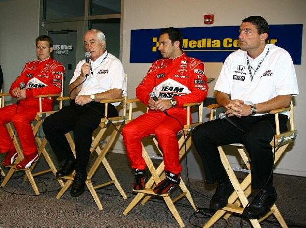 Ryan Briscoe Roger Penske Helio Castroneves Tim Cindric