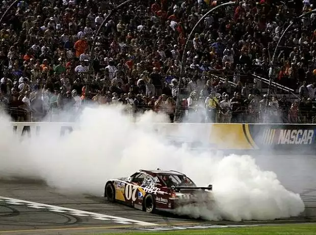 Clint Bowyer Titel-Bild zur News: Clint Bowyer