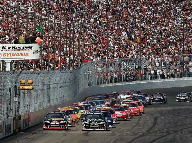Titel-Bild zur News: Start NASCAR Loudon