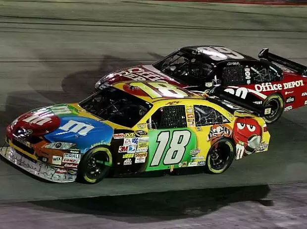 Kyle Busch Carl Edwards Titel-Bild zur News: Kyle Busch Carl Edwards