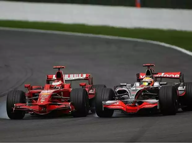 Kimi Räikkönen und Lewis Hamilton Titel-Bild zur News: Kimi Räikkönen und Lewis Hamilton