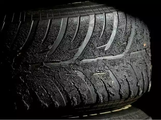 Bridgestone-Regenreifen Titel-Bild zur News: Bridgestone-Regenreifen