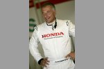 Riccardo Patrese vor seinem Test des Honda RA107