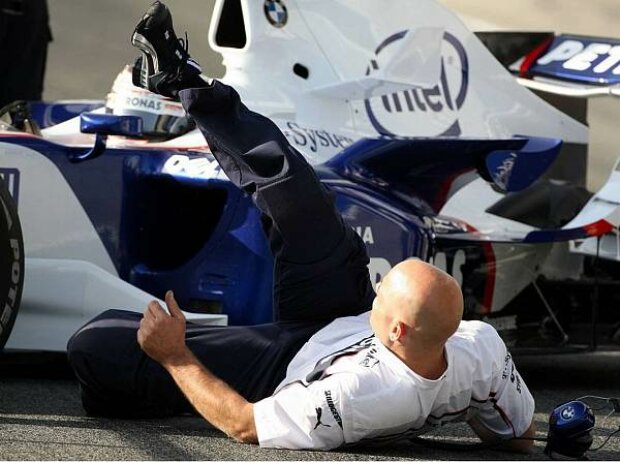 Titel-Bild zur News: BMW Mechaniker Jerez