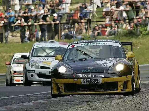 VLN auf der Nordschleife Titel-Bild zur News: VLN auf der Nordschleife