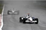 Nick Heidfeld vor Robert Kubica (BMW Sauber F1 Team) 