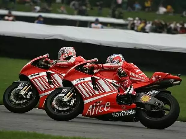 Melandri Stoner Titel-Bild zur News: Melandri Stoner