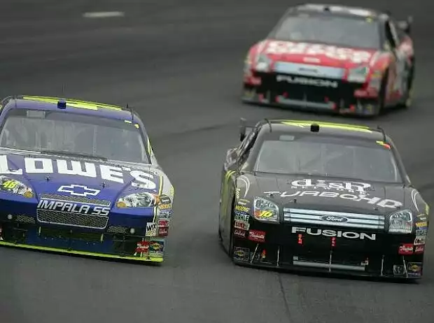 Jimmie Johnson Greg Biffle Titel-Bild zur News: Jimmie Johnson Greg Biffle