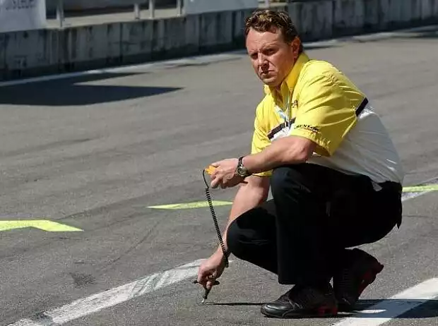 Dunlop Techniker Titel-Bild zur News: Dunlop Techniker