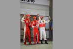 Kimi Räikkönen, Felipe Massa (Ferrari) und Lewis Hamilton (McLaren-Mercedes) 