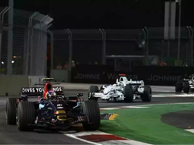 Titel-Bild zur News: Sebastian Vettel vor Nick Heidfeld