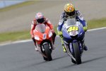 Valentino Rossi (Yamaha) und Casey Stoner (Ducati)