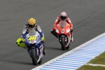 Valentino Rossi (Yamaha) Casey Stoner (Ducati)