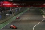 Felipe Massa (Ferrari) vor Lewis Hamilton (McLaren-Mercedes) 