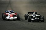 Nico Rosberg (Williams) geht an Jarno Trulli (Toyota) vorbei