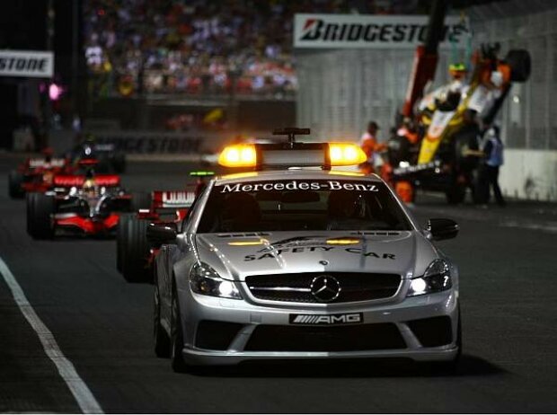 Safety-Car Safety-Car