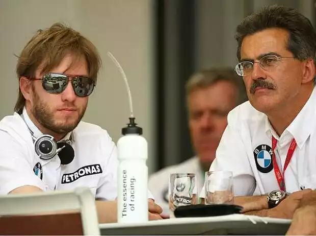 Titel-Bild zur News: Nick Heidfeld mit Mario Theissen